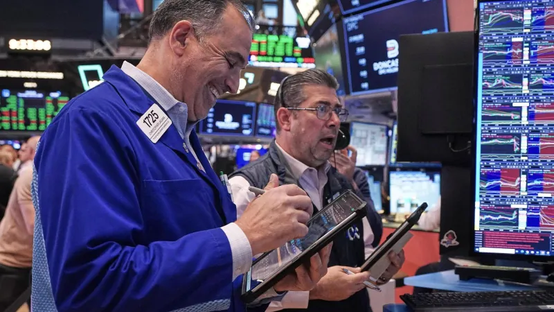 Wall Street en hausse, pétrole monte sur menace iranienne