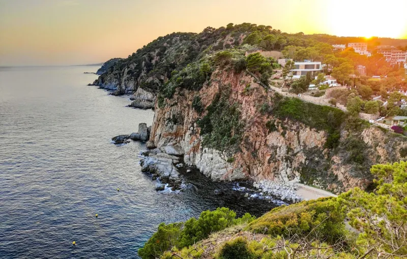 Where Italian Mafia Fugitives Hide Abroad