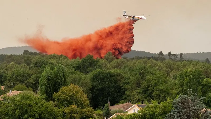 Wildfire in Bay of Arcachon Forces 20,000 Evacuations