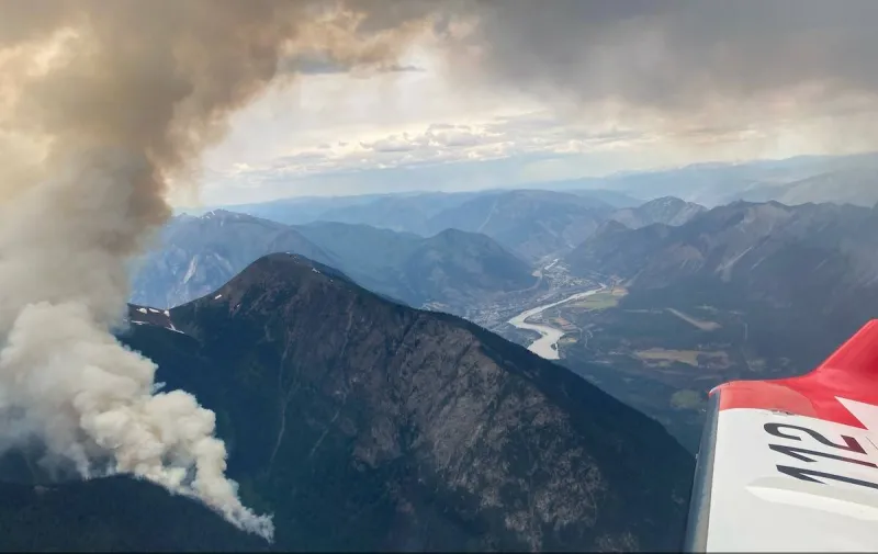 Feu de forêt près de Lillooet surveillé en raison du terrain dangereux