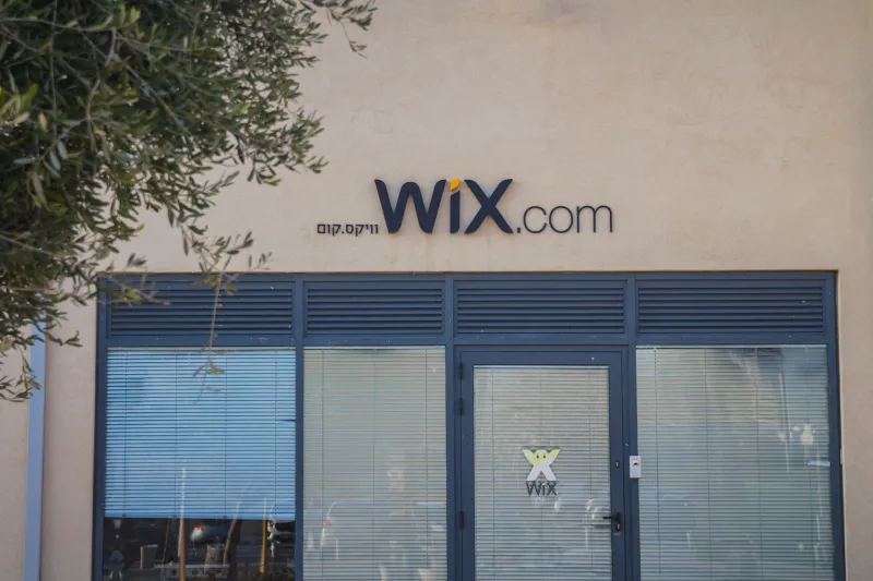 Analyse Wix : Conserver après licenciements et rachat