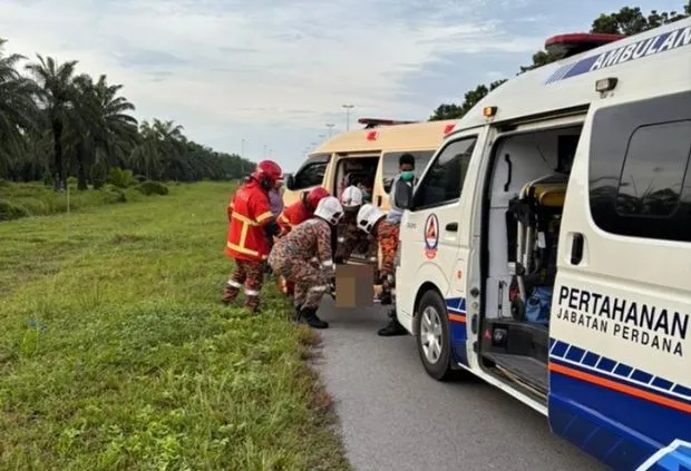 Woman dies in two-car crash on West Coast Expressway