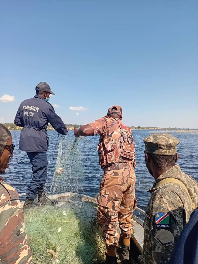 Opération conjointe de la marine et de la police du Zambèze contre la pêche illégale