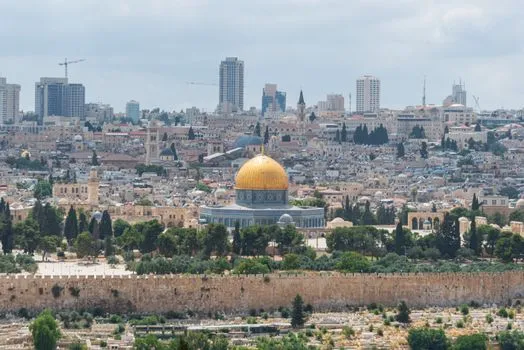 Zelensky Meets Trump, Israel Rejects Macron on Gaza