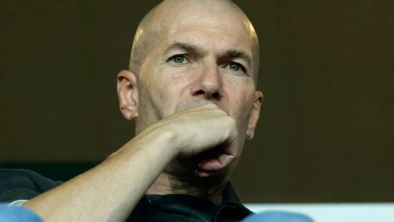 Zidane Attends PSG-Lens Champions Trophy Match