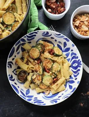 Carbonara d'été à la courgette et chapelure au citron